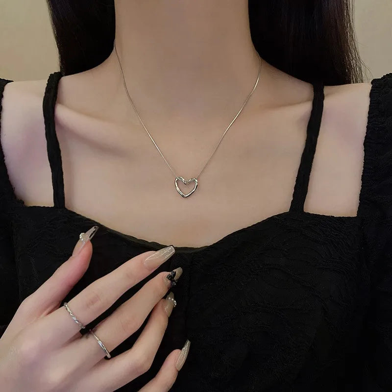 Stainless Steel Twist Hollow Heart Pendant Necklace for Women Spicy Women Clavicle Chain Jewelry — alternate product view