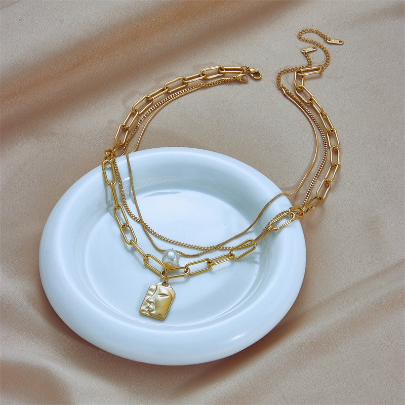 Layered Face Portrait Chain Choker Necklace for Women Pearls Pendant Necklace Jewelry — detail view
