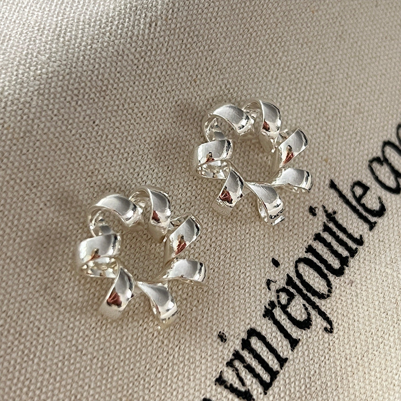 Circle Twists Stud Earring for Women Gold Color Ear Daily Wear Jewelry Party Gifts — alternate detail